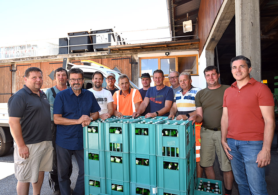 Johannes Strommer, Gerhard Bock, Bgm. Gerhard Lentschig, David Kühhas, Marco Kuschal, Roland Schröder, Christian Patzl, Johannes Kapitan, Norbert Beck, Alois Hochleitner, Jürgen Grecher und StADir. Matthias Pithan (v. l.) Foto: Gabriele Hohenegger